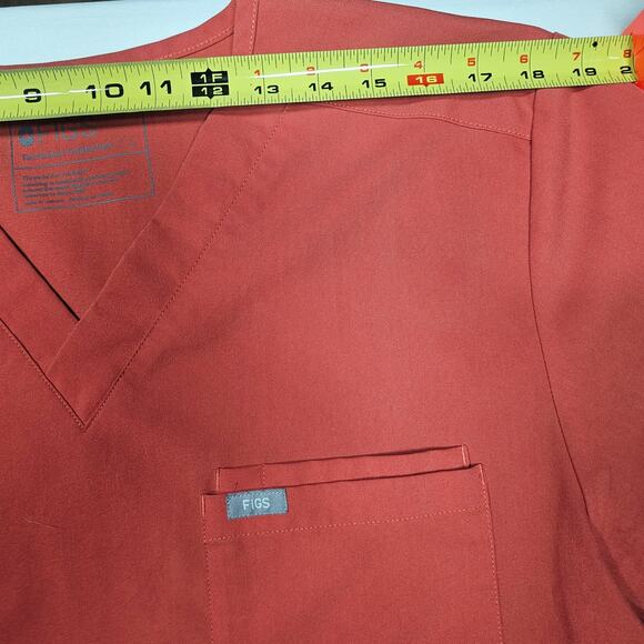 FIGS Leon Three-Pocket Scrub Top in Terracotta Men's Size L - Picture 7 of 9